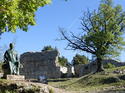 Découvrez un pont du Gard en miniature à Laudun