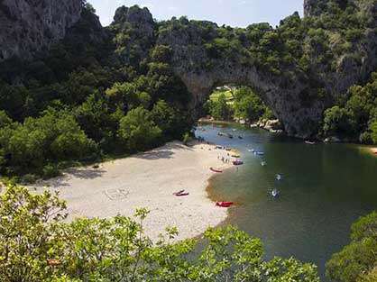 Gorges de l'Ardèche et Vallon Pont d'Arc près de Laudun