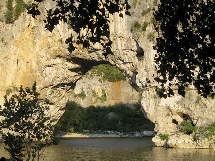 Votre hebergement à proximité de l'Ardèche proche de Vallon Pont d'Arc